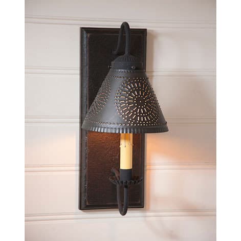 Crestwood Sconce in Americana Black-image