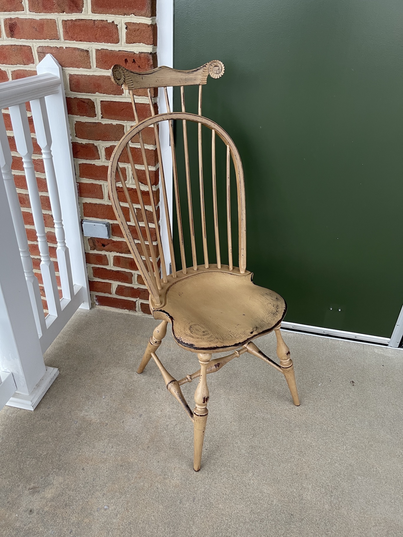 Painted Historical Bow Back Side Windsor Chair with Comb-image