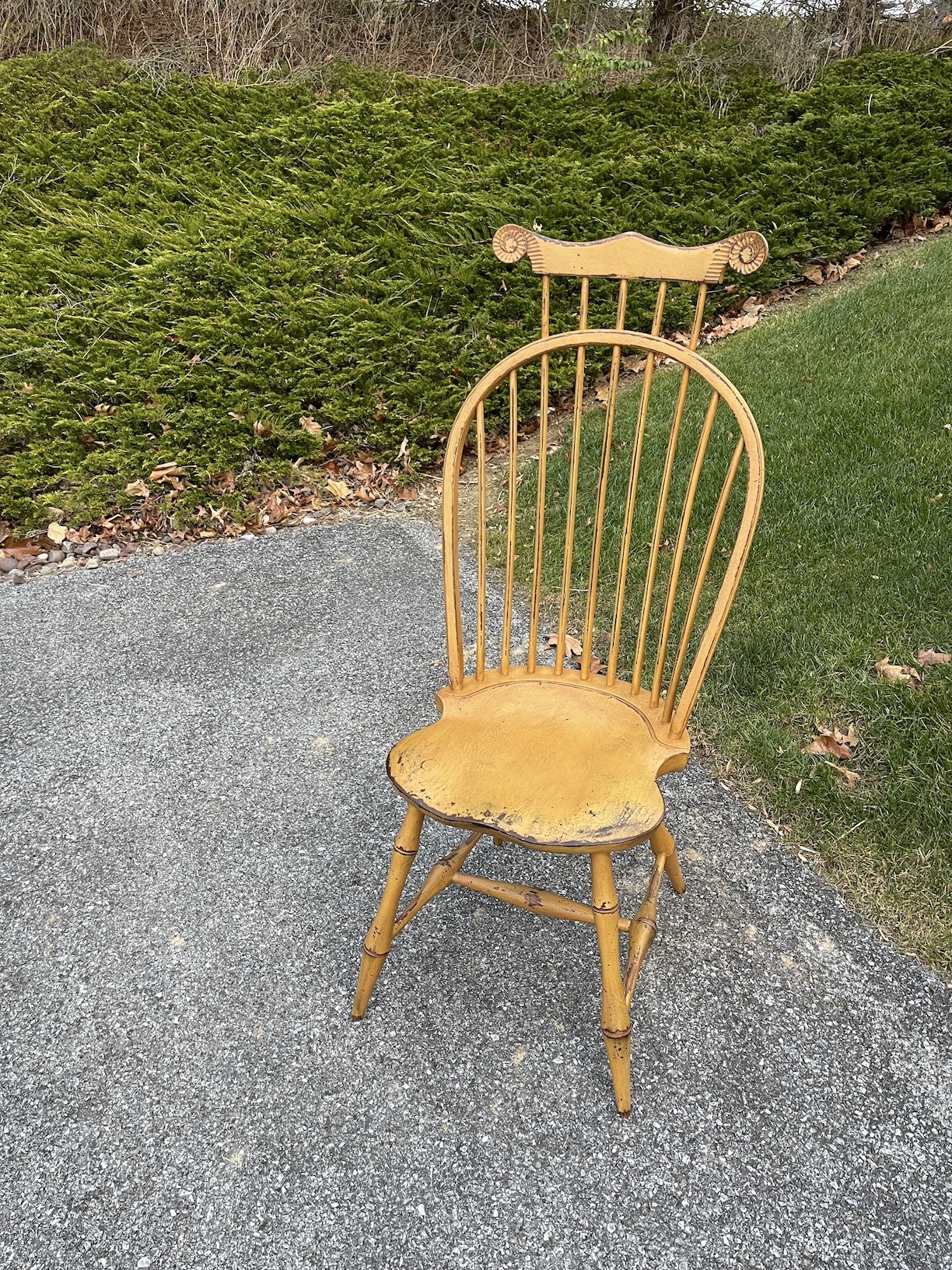 Bow Back Side Windsor Chair with Comb-image