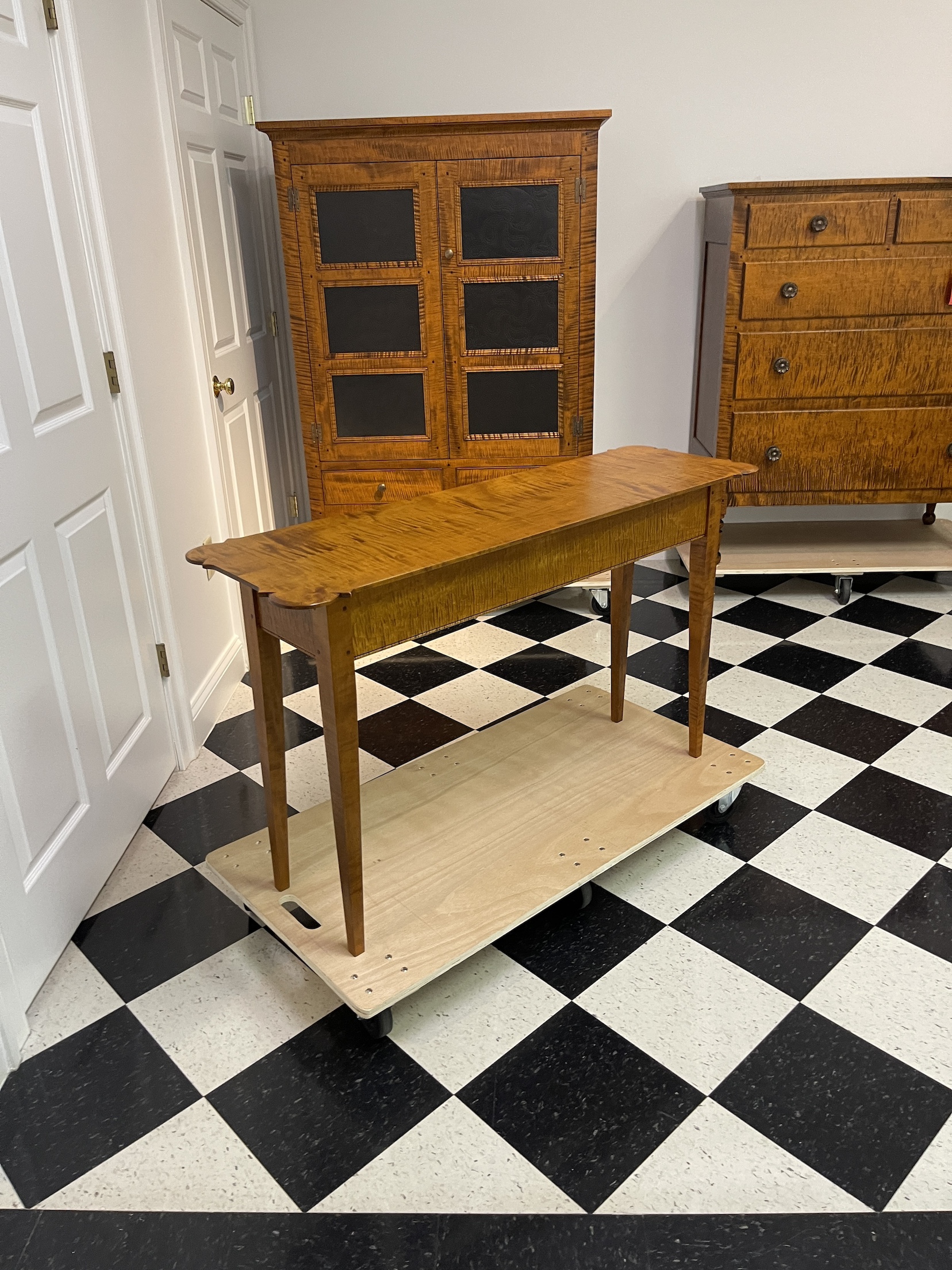 Tiger Maple Wood Porringer Top Sofa Table-image