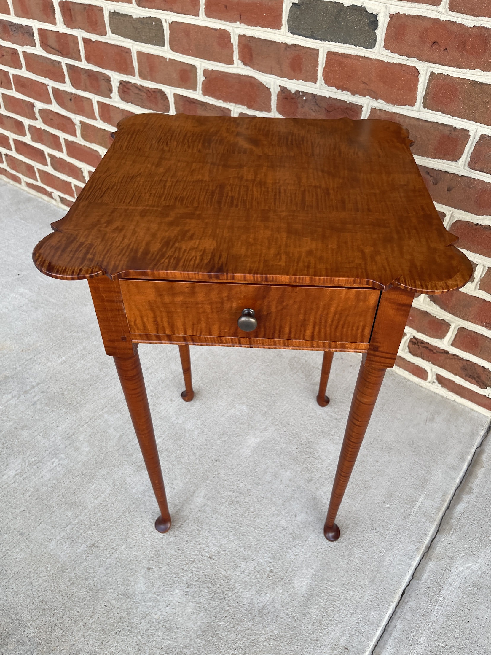 Tiger Maple Wood Queen Anne Side Table-image