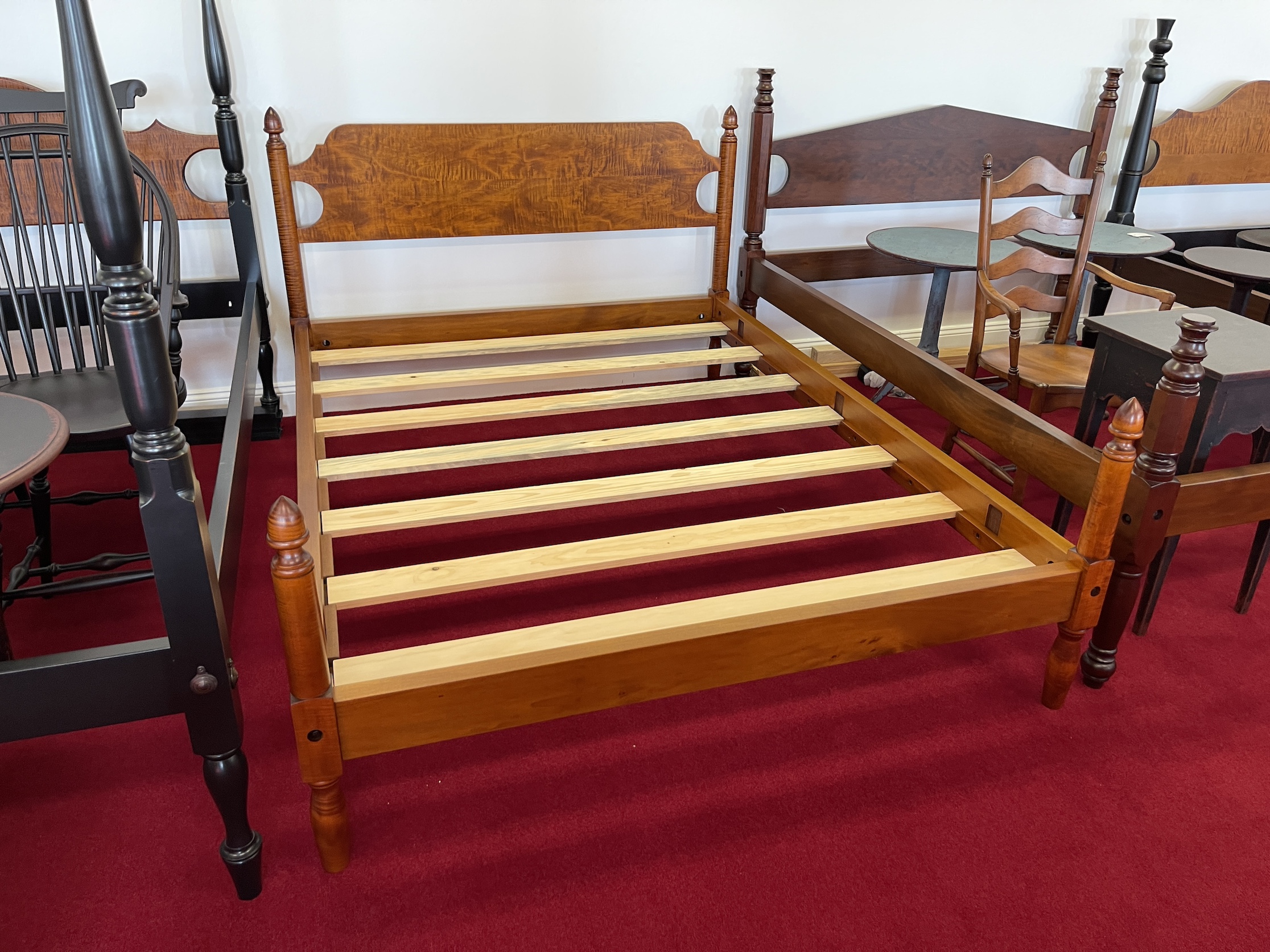 Tiger Maple Wood Queen Size Bed-image