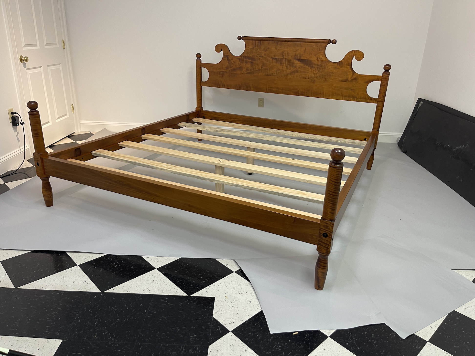 Tiger Maple King Size Bed-image