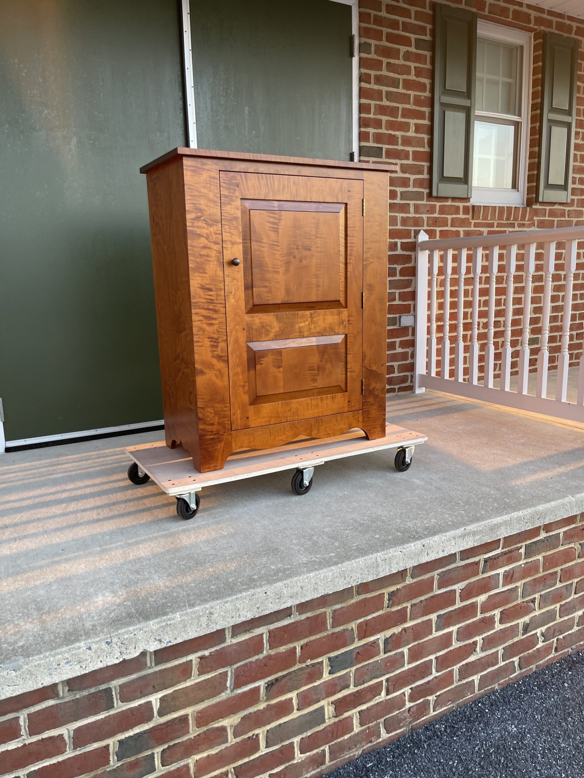 Tiger Maple Simple Raised Panel Cupboard-image